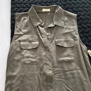 Olive green, L sleeveless button blouse